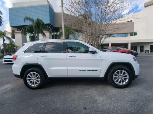 2021 Jeep Grand Cherokee Laredo