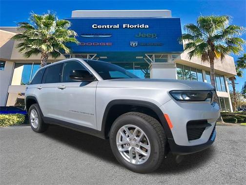 2025 Jeep Grand Cherokee Laredo