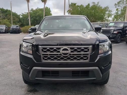 Super Black 2024 Nissan Frontier SV