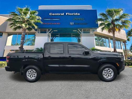 Super Black 2024 Nissan Frontier SV