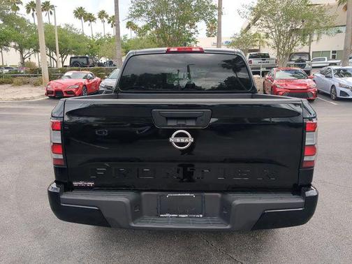 Super Black 2024 Nissan Frontier SV
