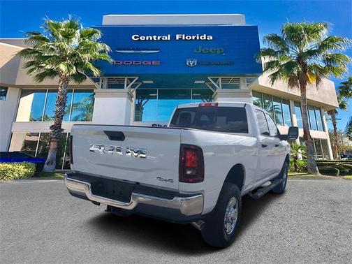 2025 RAM 2500 Tradesman Crew Cab 4x4 6'4' Box