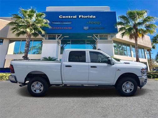 2025 RAM 2500 Tradesman Crew Cab 4x4 6'4' Box