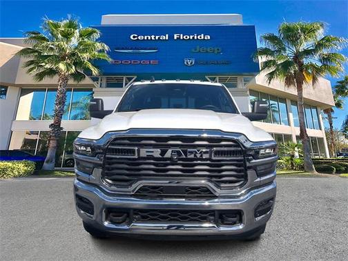 2025 RAM 2500 Tradesman Crew Cab 4x4 6'4' Box