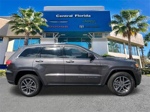 2019 Jeep Grand Cherokee Laredo