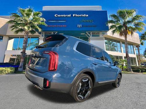 2023 Kia Telluride S
