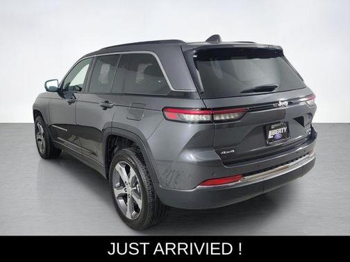 Metallic 2024 Jeep Grand Cherokee Limited