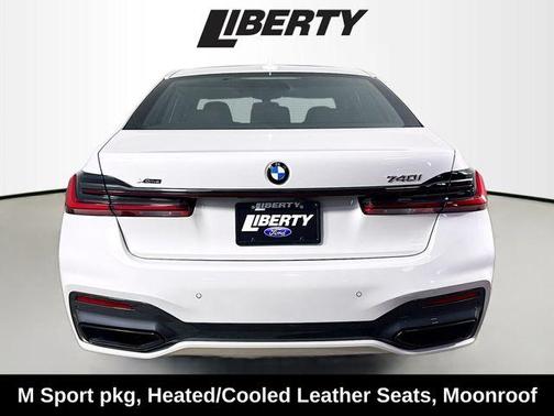2022 BMW 740 i xDrive