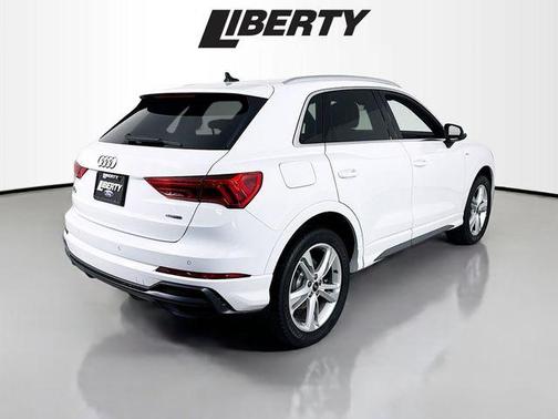 2021 Audi Q3 45 S line Premium