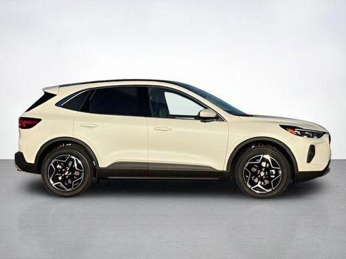 2026 Ford Escape Platinum