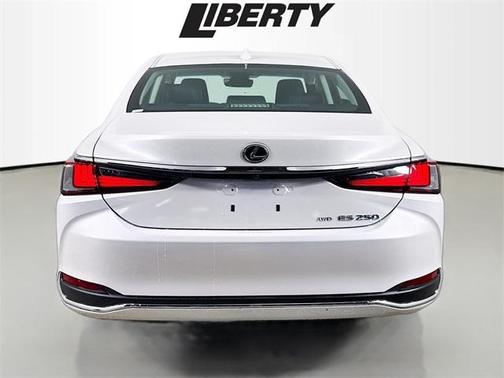 2021 Lexus ES 250 Base