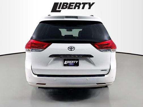 2014 Toyota Sienna XLE