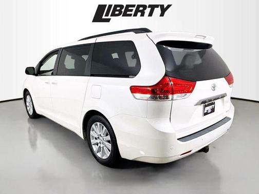 2014 Toyota Sienna XLE