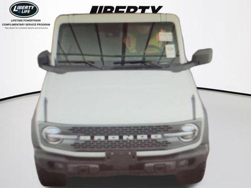 Oxford White 2025 Ford Bronco Badlands
