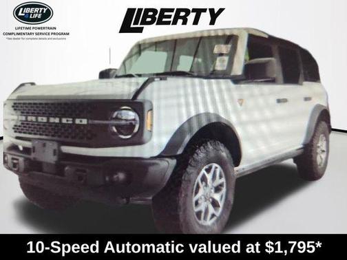 Oxford White 2025 Ford Bronco Badlands