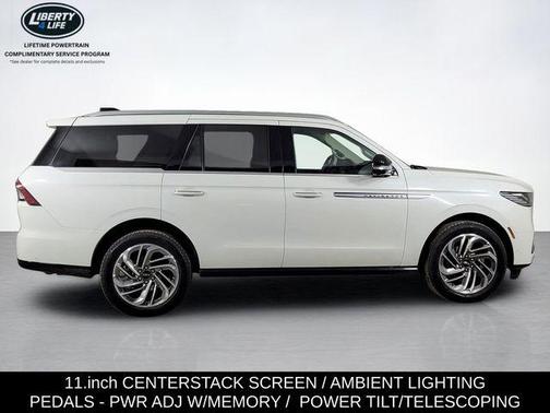 White Metallic 2025 Lincoln Navigator Reserve