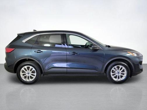 Blue Metallic 2022 Ford Escape SE