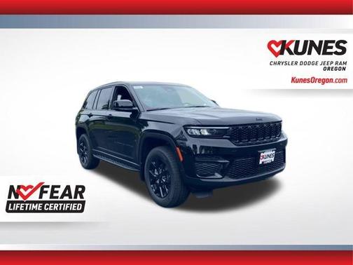 2025 Jeep Grand Cherokee Laredo