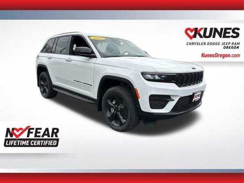 2025 Jeep Grand Cherokee Laredo