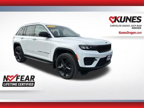 2025 Jeep Grand Cherokee Laredo