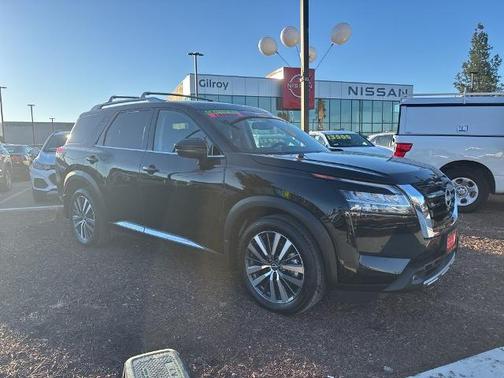2022 Nissan Pathfinder Platinum