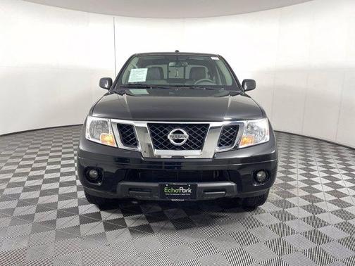 Photo 2 of 26 of 2017 Nissan Frontier SV