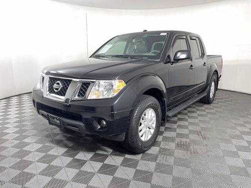 Photo 3 of 26 of 2017 Nissan Frontier SV