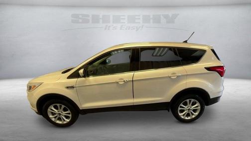 Photo 5 of 28 of 2019 Ford Escape SE