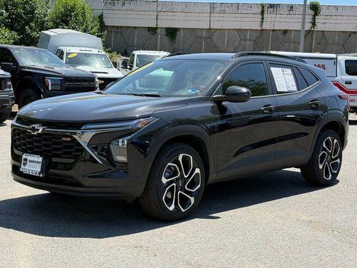 Mosaic Black Metallic 2025 Chevrolet Trax FWD 2RS