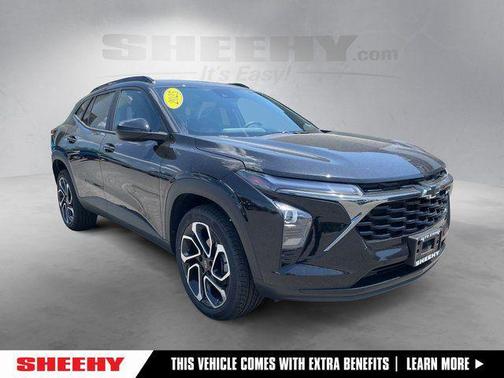 Mosaic Black Metallic 2025 Chevrolet Trax FWD 2RS