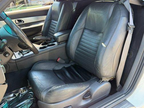 Whisper White 2002 Ford Thunderbird Base