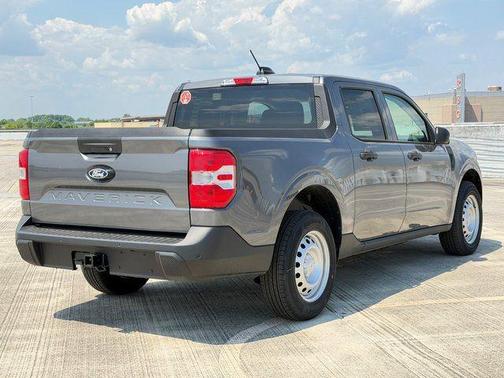 Carbonized Gray Metallic 2025 Ford Maverick XL