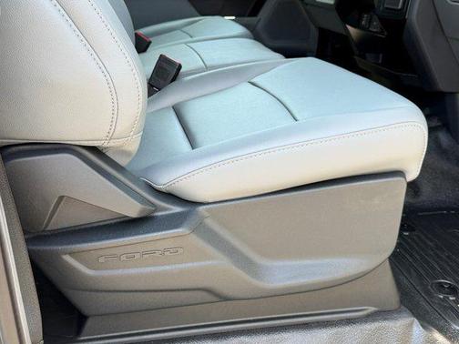 Oxford White 2025 Ford F-350 XL