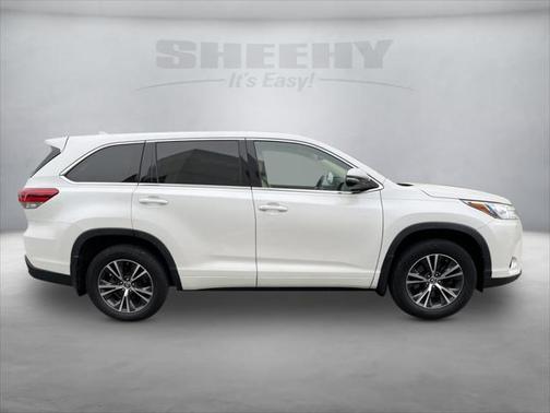 2017 Toyota Highlander LE