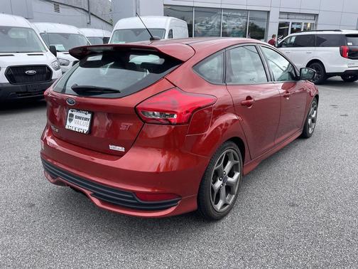 2018 Ford Focus ST 