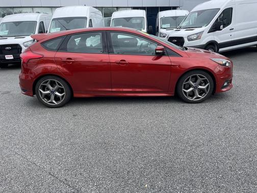 2018 Ford Focus ST 