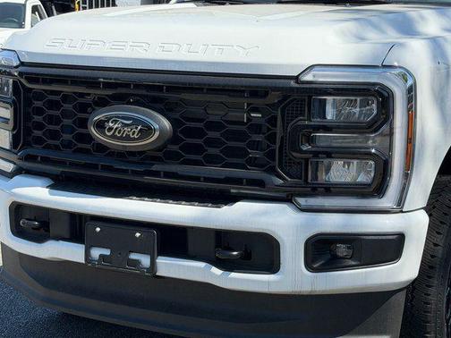 Oxford White 2026 Ford F-250 XLT