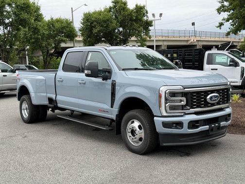Glacier Gray Metallic Tri-Coat 2026 Ford F-350 Platinum
