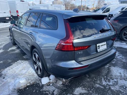2020 Volvo V60 Cross Country T5