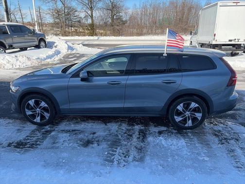 2020 Volvo V60 Cross Country T5