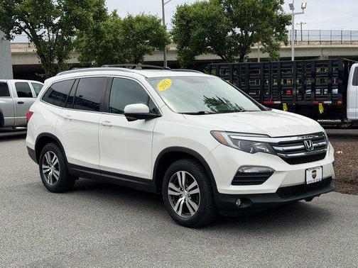 White Diamond Pearl 2017 Honda Pilot EX-L