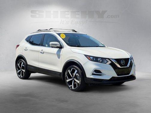 Pearl White Tricoat 2022 Nissan Rogue Sport SL