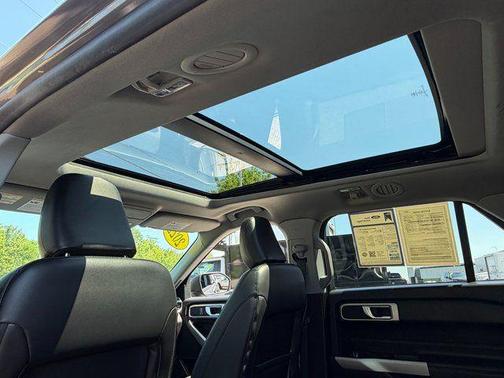 Carbonized Gray Metallic 2022 Ford Explorer XLT
