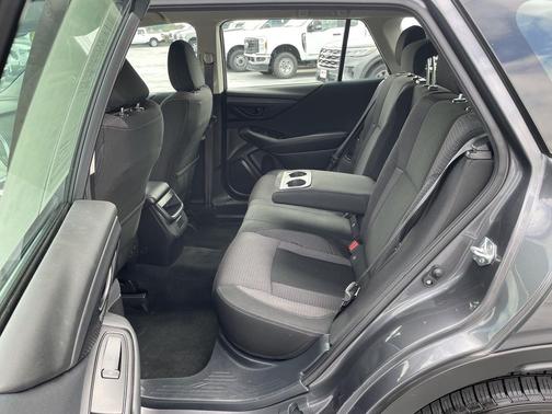 2022 Subaru Outback Base