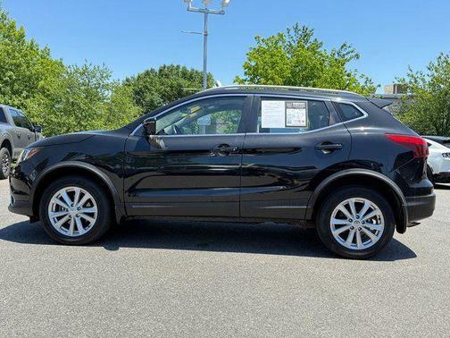 Magnetic Black 2017 Nissan Rogue Sport SV