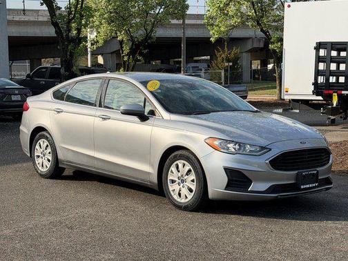 Iconic Silver Metallic 2020 Ford Fusion S