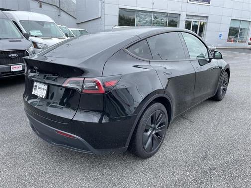 2025 Tesla Model Y Long Range Dual Motor All-Wheel Drive