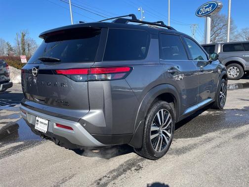 2023 Nissan Pathfinder Platinum 4WD