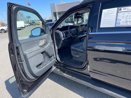 2025 Ford Expedition Max Active 4x2