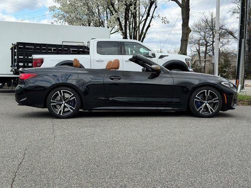 Black Sapphire Metallic 2023 BMW M440 i